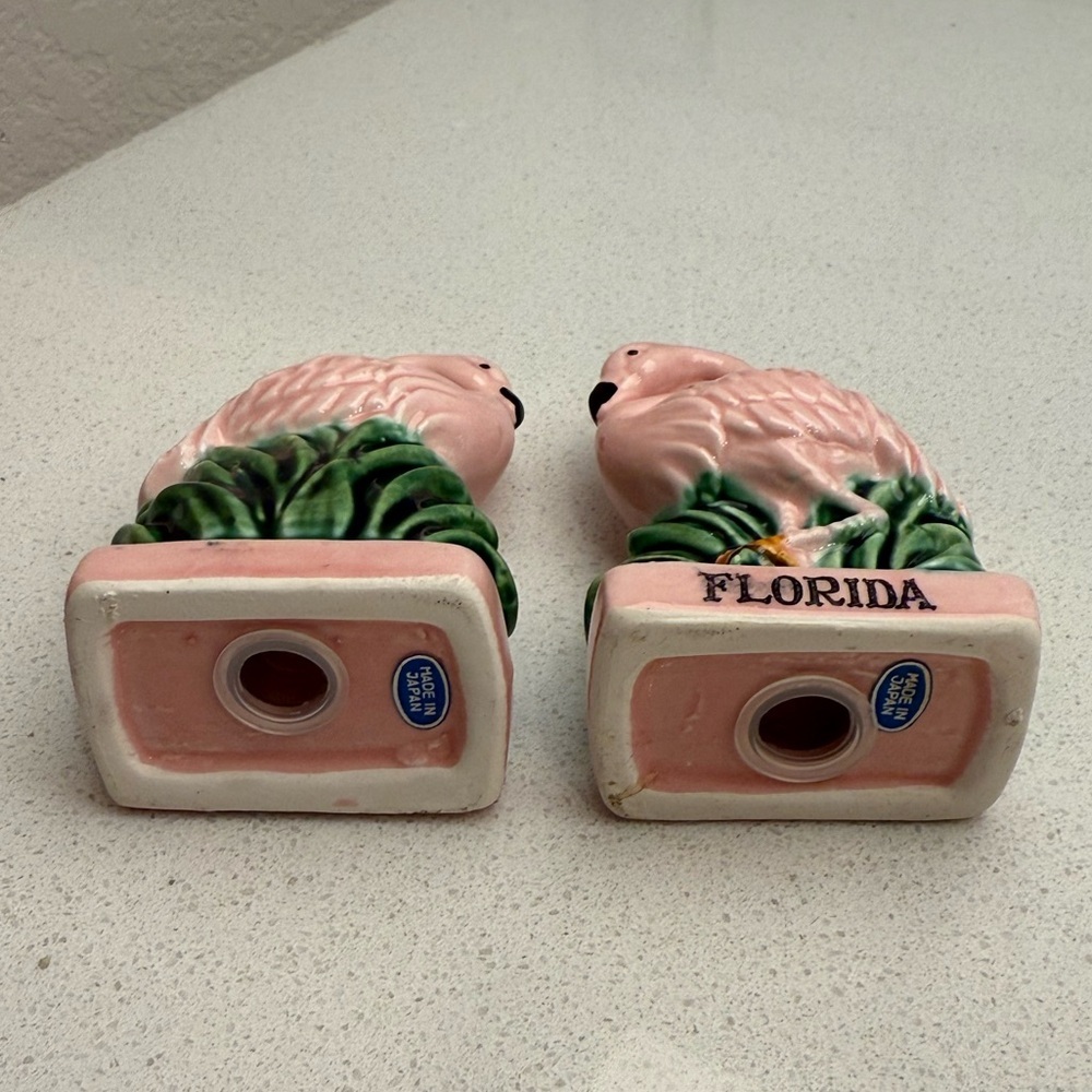 Vintage Pink Flamingo Salt and Pepper Shakers Florida - Picture 6 of 8